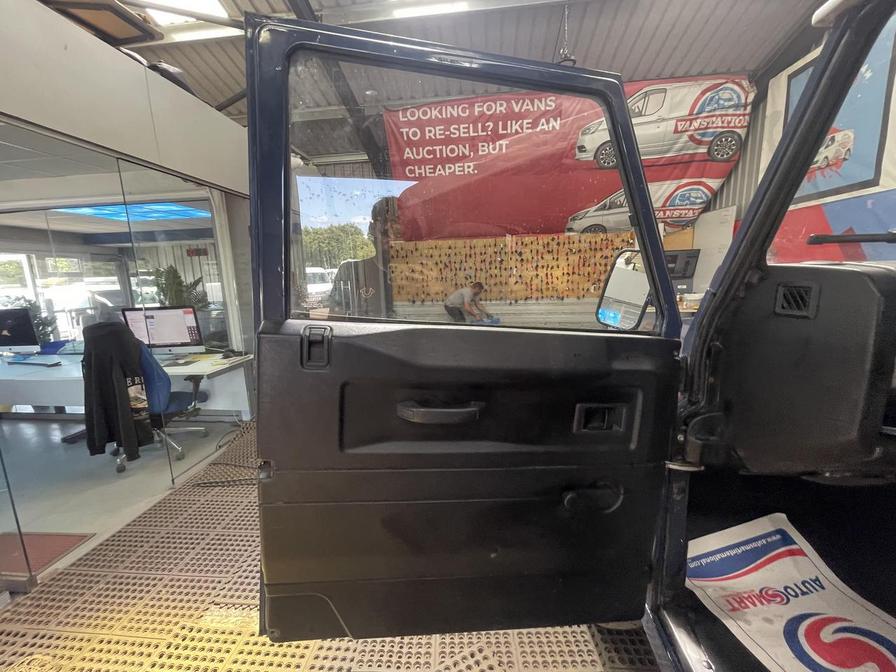 2010 Land Rover Defender 90 – Model: Defender 90 Hard Top TD – PY60AAE