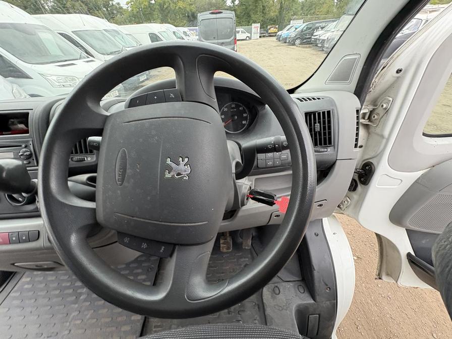 2009 Peugeot Boxer Boxer 330 SWB – KS09VHF