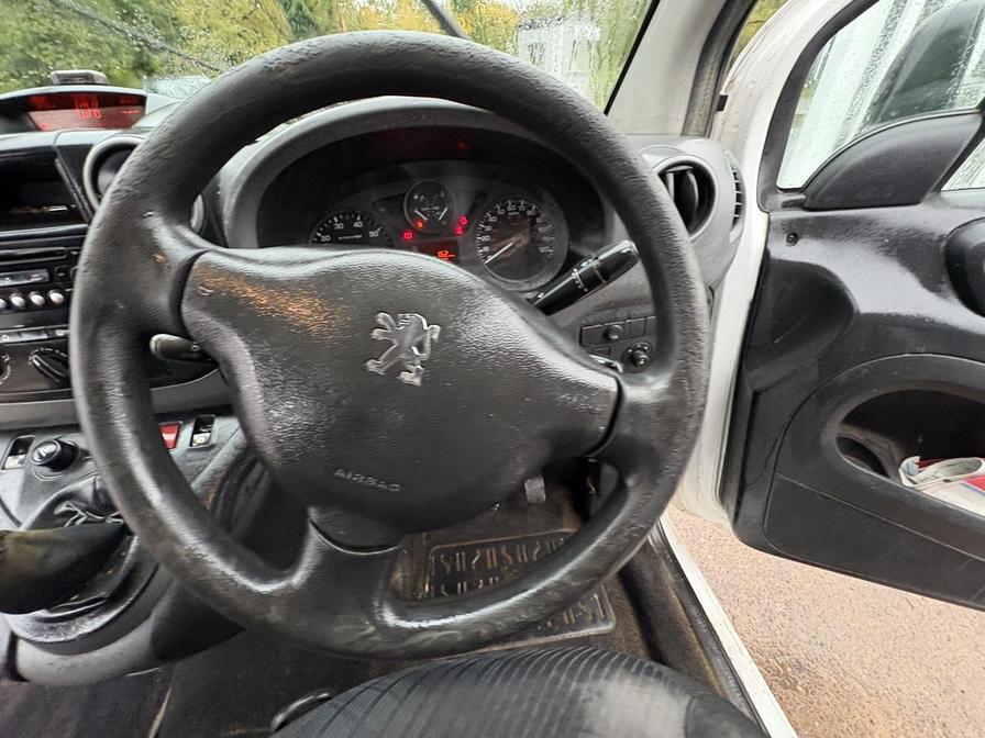 2011 Peugeot Partner – Model: Partner 625 SE HDi 75 – ML11XRV