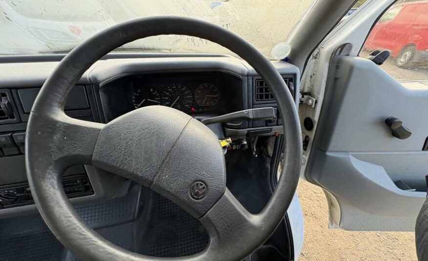 1995 Volkswagen Caravelle Transporter Caravelle – N982LUF