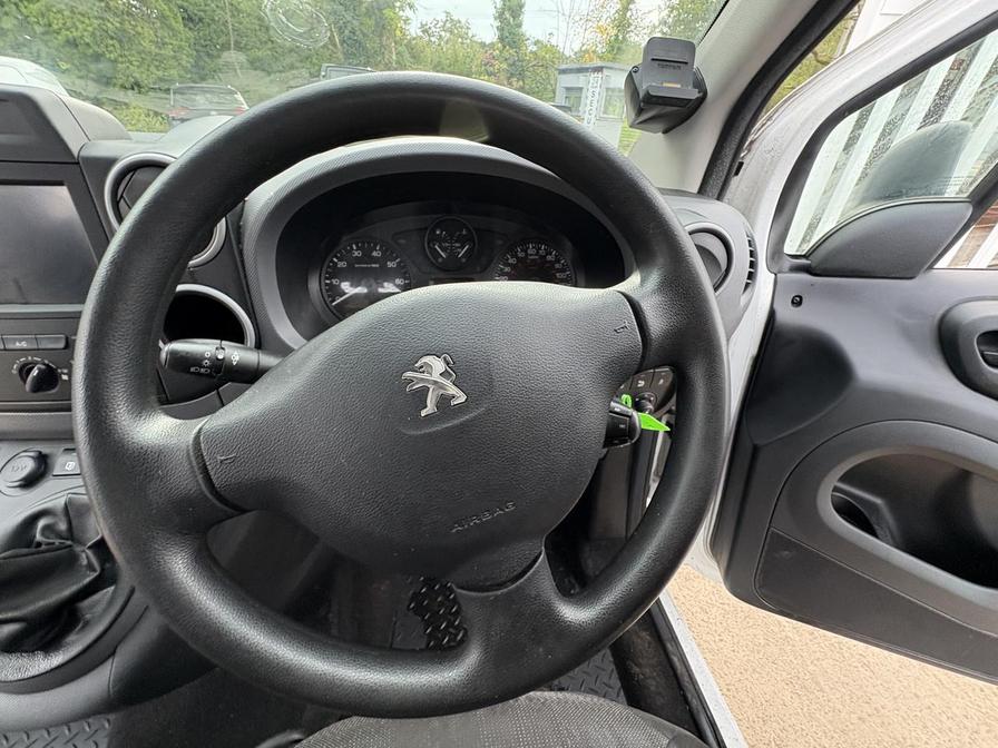 2017 Peugeot Partner Partner Professional L1 Blue HDi – NV66RZX