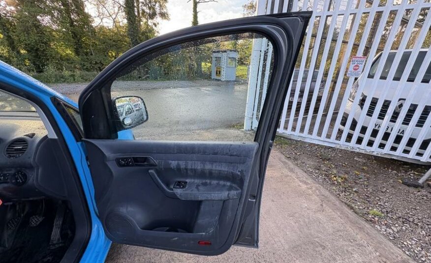 2011 Volkswagen Caddy MaxI Caddy Maxi C20 TDI – FG61DDZ