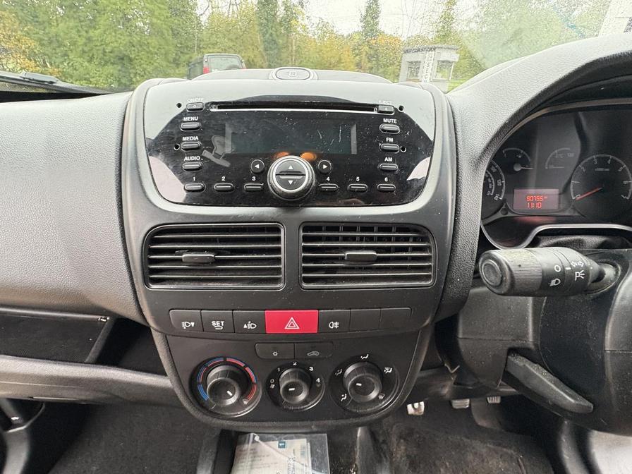 2016 Vauxhall Combo – Model: Combo 2000 L1H1 CDTi S/S ecoFLEX – EN16VSD