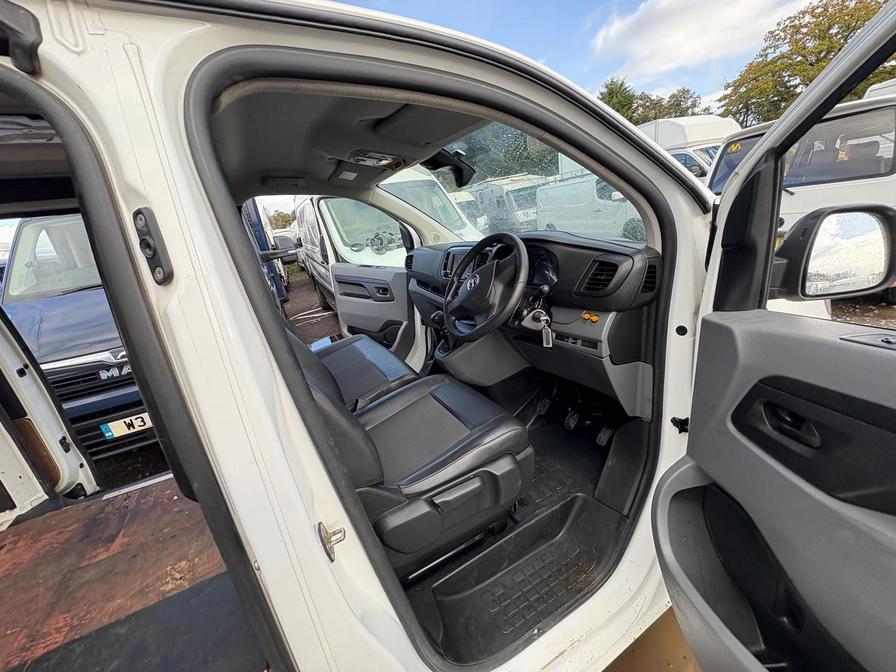 2022 Vauxhall Vivaro – Model: Vivaro  F2900 Dynamic S/S – FD71NBM