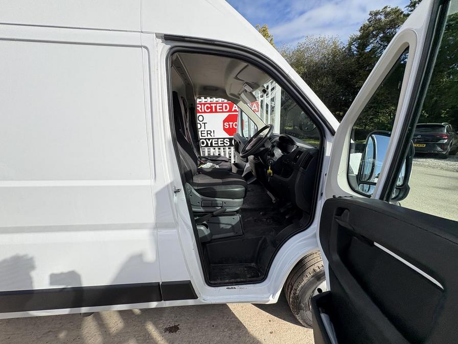 2022 Peugeot Boxer Boxer 335 Professional L2H2 Blue HDi – NL22BLX