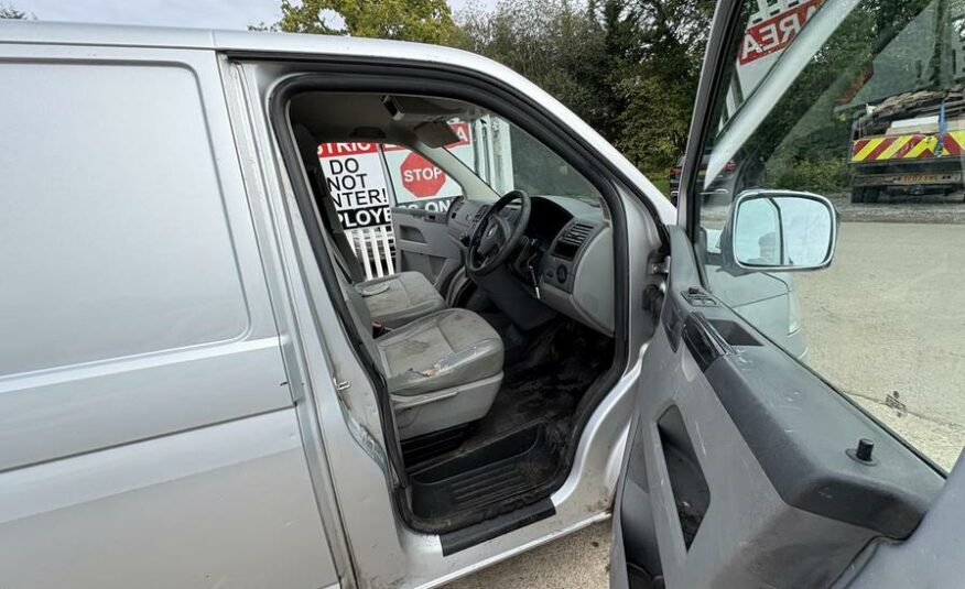 2009 Volkswagen Transporter Transporter T28 102 TDI SWB – GV59KXE