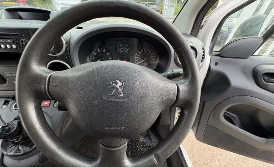 2017 Peugeot Partner Partner SE L1 Blue HDi – BJ17OAM