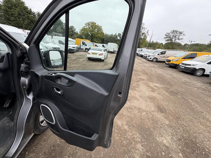 2017 Vauxhall Vivaro – Model: Vivaro 2900 Sportive CDTi Bi-T S/S – DU67WKS
