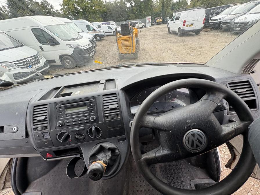 2007 Volkswagen Transporter Transporter T26 84 TDI SWB – VK56XXH