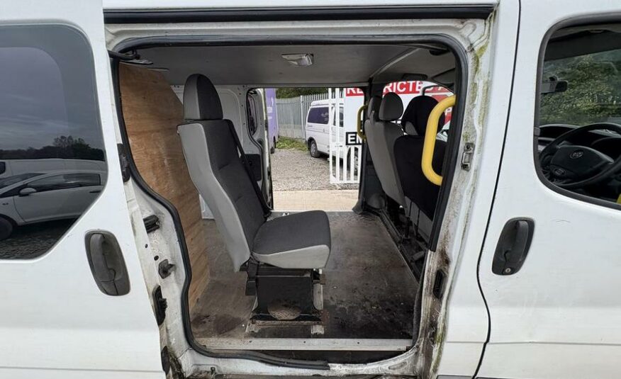 2011 Vauxhall Vivaro Vivaro  2900 CDTI SWB – YJ11FZT