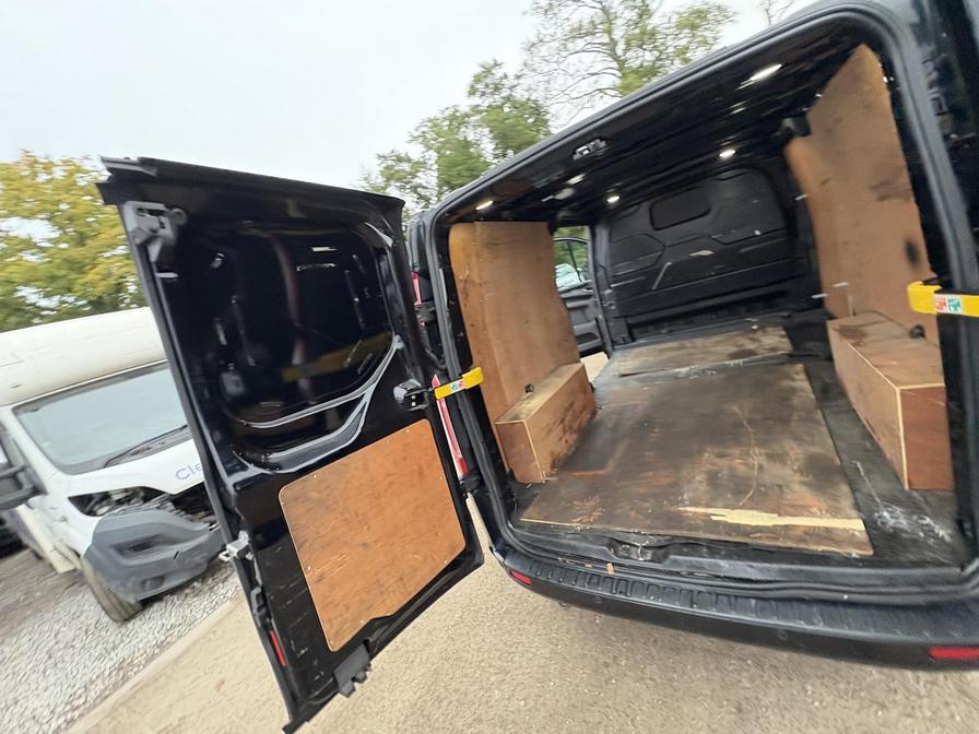 2020 Ford Transit Custom – Model: Transit Custom 300 Limited EcoBlue – HW70UVM