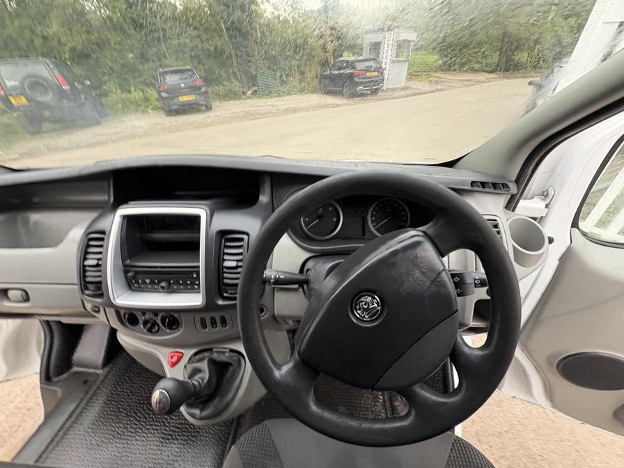 2014 Vauxhall Vivaro – Model: Vivaro 2900 Sportive CDTi LWB – DS14ZRL