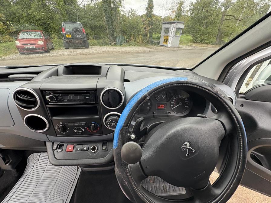 2015 Peugeot Partner Tepee Partner Tepee S HDi S/S Semi-Auto – JC64DSC