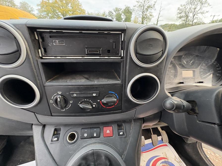 2012 Peugeot Partner – Model: Partner 850 S L1 HDi – GF12UBN