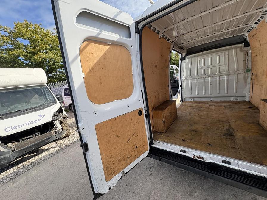 2022 Peugeot Boxer Boxer 335 Professional L2H2 Blue HDi – NL22BLX