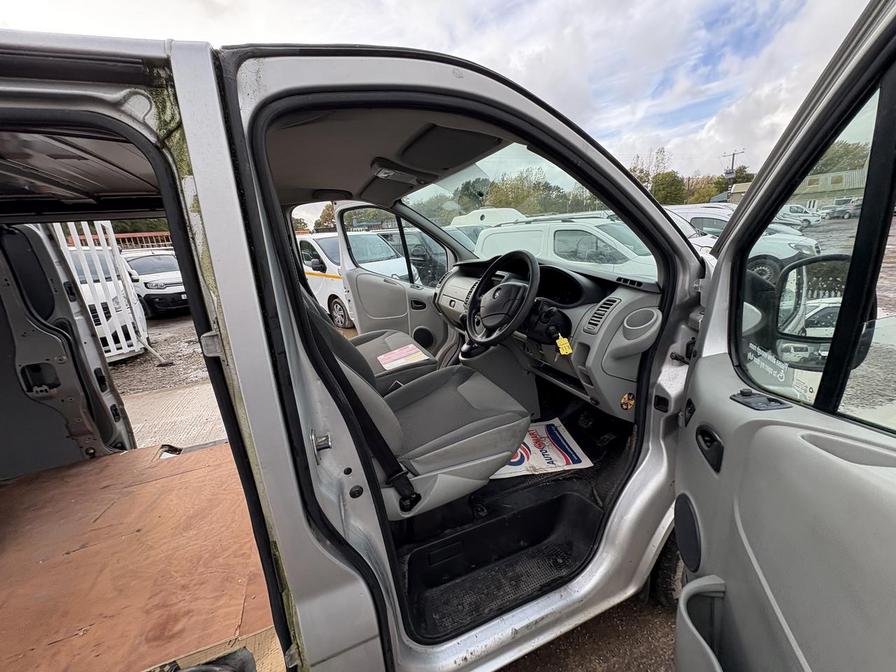 2011 Vauxhall Vivaro – Model: Vivaro 2900 CDTi Semi-Auto LWB – YD61AKO