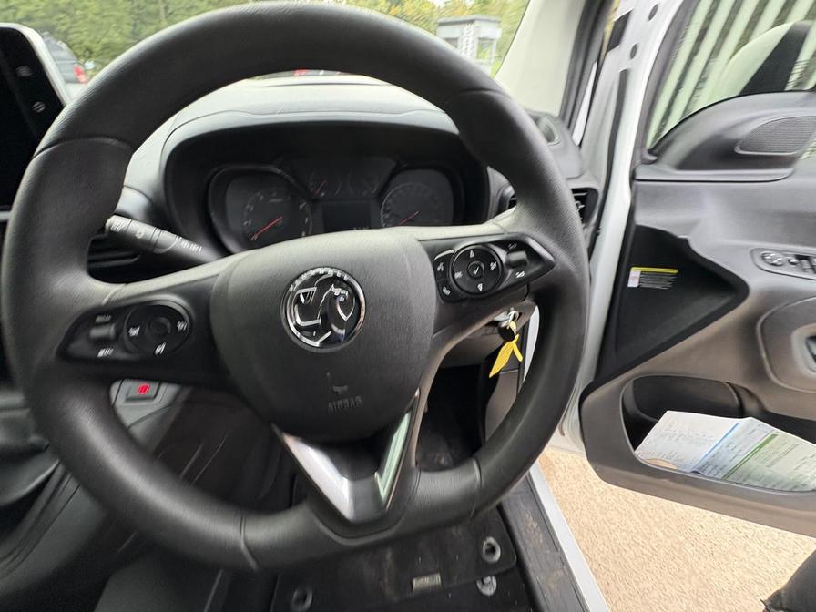 2021 Vauxhall Combo – Model: Combo 2300 Sportive TD – DW70CUU