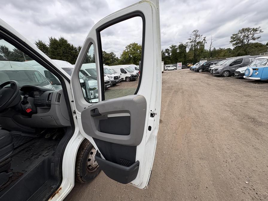 2009 Peugeot Boxer Boxer 330 SWB – KS09VHF
