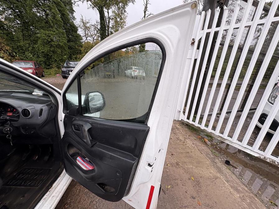 2011 Peugeot Partner – Model: Partner 625 SE HDi 75 – ML11XRV