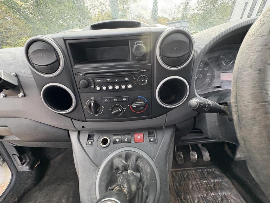 2011 Peugeot Partner – Model: Partner 625 Professional HDI – WL61EHV