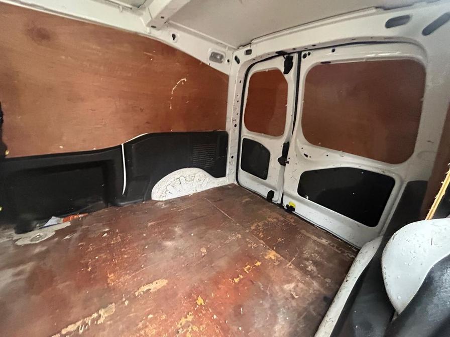 2017 Peugeot Partner – Model: Partner SE L1 Blue HDi – MA67OCJ