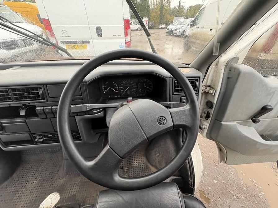 1995 Volkswagen Caravelle – Model: Transporter Caravelle – N34AEJ