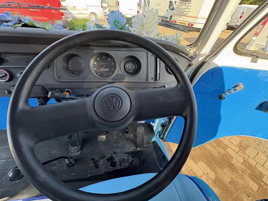 2002 Volkswagen Transporter – WU51FFO