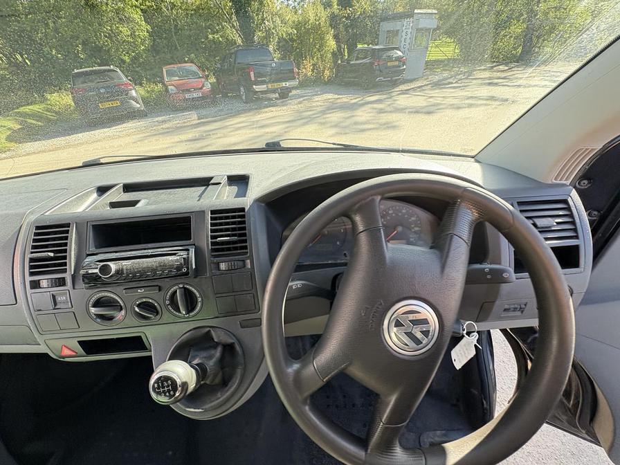 2006 Volkswagen Transporter Transporter T30 130 TDI LWB – CY06WVZ