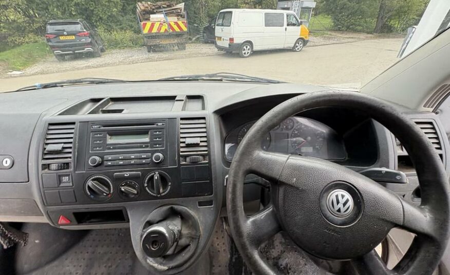 2009 Volkswagen Transporter Transporter T28 102 TDI SWB – GV59KXE