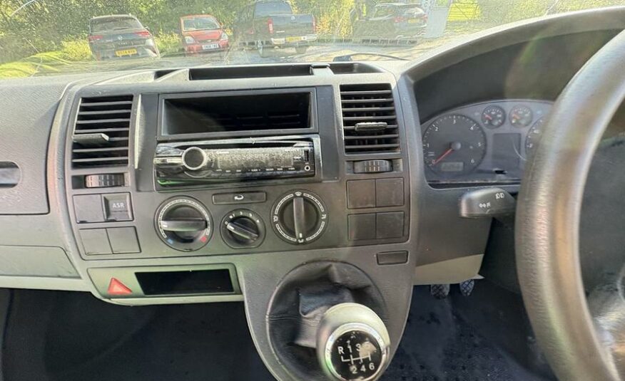 2006 Volkswagen Transporter Transporter T30 130 TDI LWB – CY06WVZ