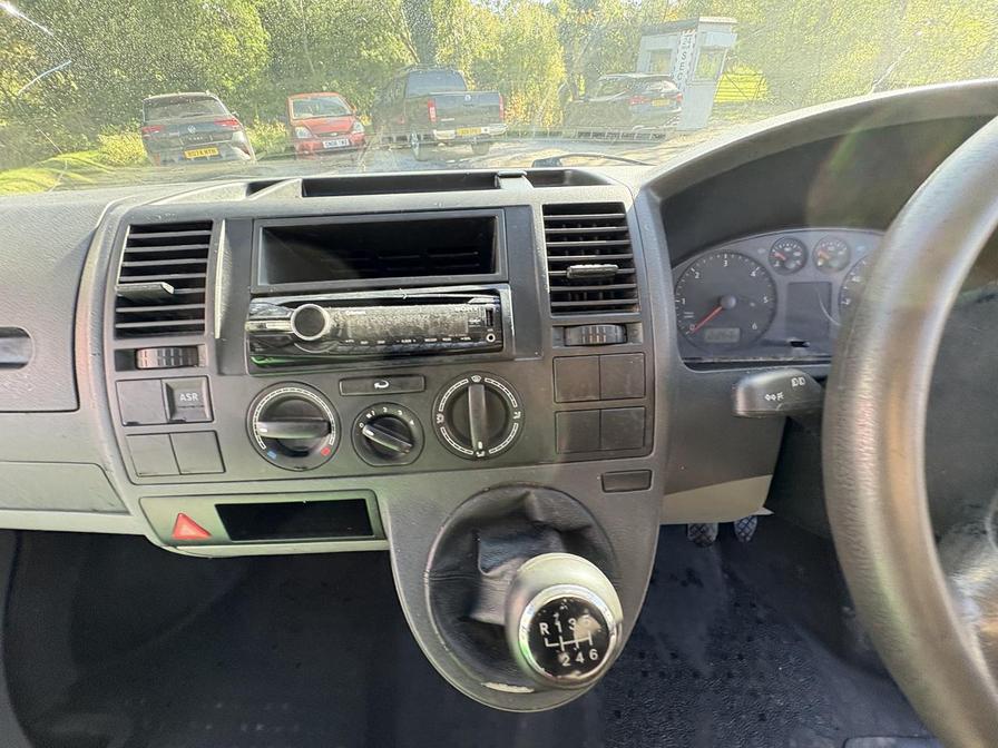 2006 Volkswagen Transporter Transporter T30 130 TDI LWB – CY06WVZ