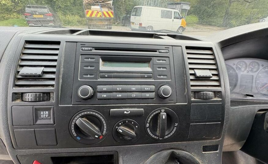 2009 Volkswagen Transporter Transporter T28 102 TDI SWB – GV59KXE