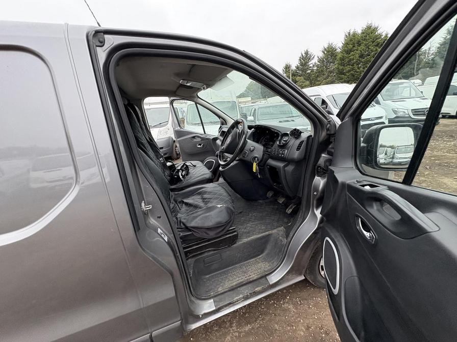 2017 Vauxhall Vivaro – Model: Vivaro 2900 Sportive CDTi Bi-T S/S – DU67WKS