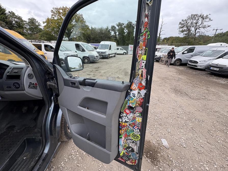 2007 Volkswagen Transporter – Model: Transporter T32 130 TDI SWB – GY07OZN