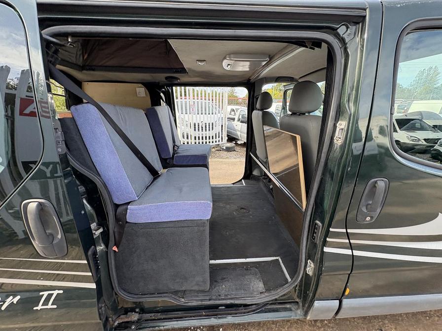 2002 Renault Trafic Trafic SL27 dCi 100 SWB – BG02EXO