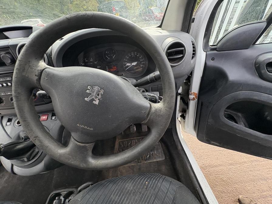 2011 Peugeot Partner – Model: Partner 625 Professional HDI – WL61EHV