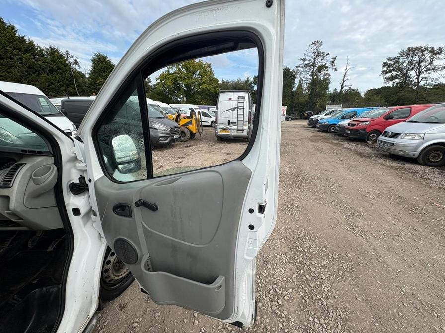 2007 Vauxhall Vivaro Vivaro 2700 CDTI SWB – YD57VWC