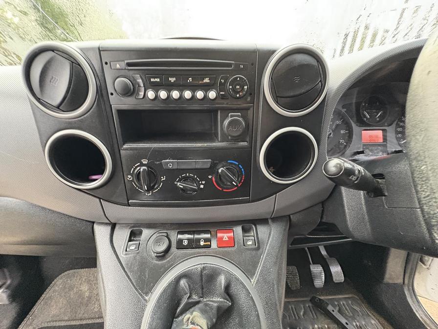 2017 Peugeot Partner – Model: Partner S L2 Blue HDi – MJ17XGZ