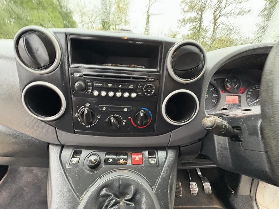 2011 Peugeot Partner – Model: Partner 625 SE HDi 75 – ML11XRV