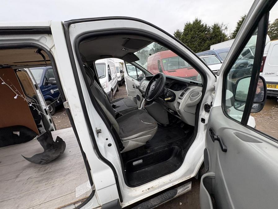 2006 Vauxhall Vivaro – Model: Vivaro  2900 CDTI SWB – FN56UTJ