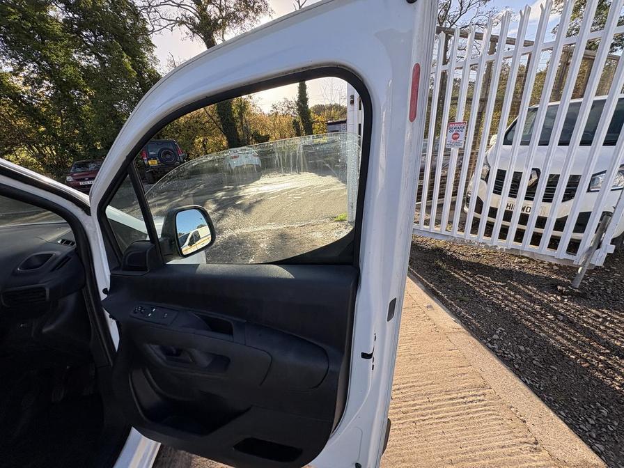 2019 Citroen Berlingo – Model: Berlingo 1000 Enterprise Blue HDi – KM69VTD