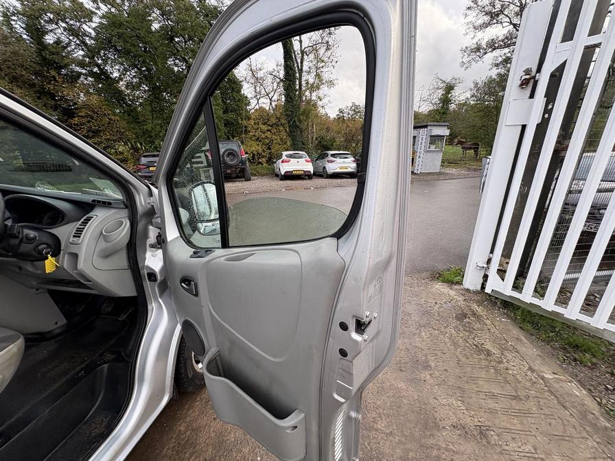 2013 Vauxhall Vivaro – Model: Vivaro 2900 Sportive CDTi LWB – DY13ZBJ