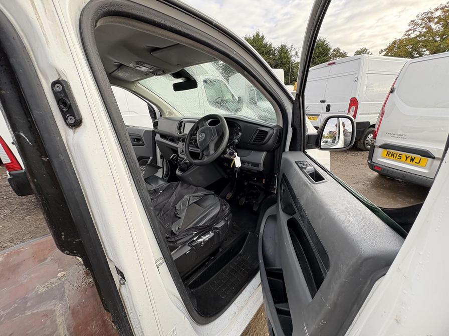 2019 Vauxhall Vivaro – Model: Vivaro 2900 Sportive S/S – DY69EUX