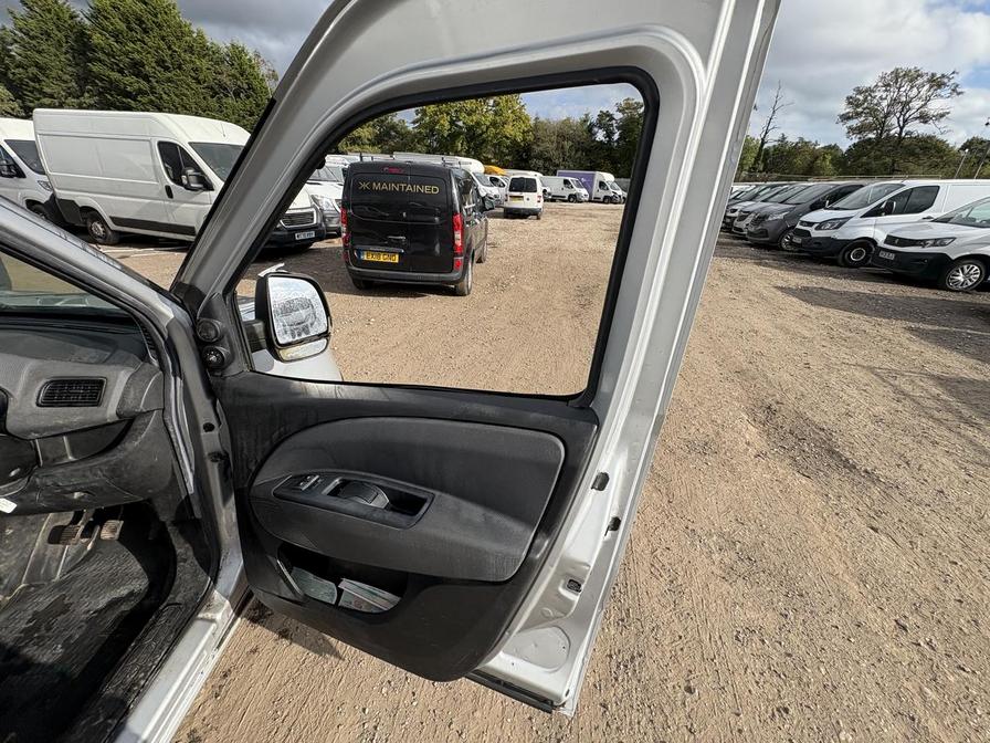 2017 Fiat Doblo Cargo – Model: Doblo SX MultiJet – CP66MFA