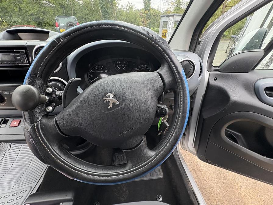 2015 Peugeot Partner Tepee Partner Tepee S HDi S/S Semi-Auto – JC64DSC
