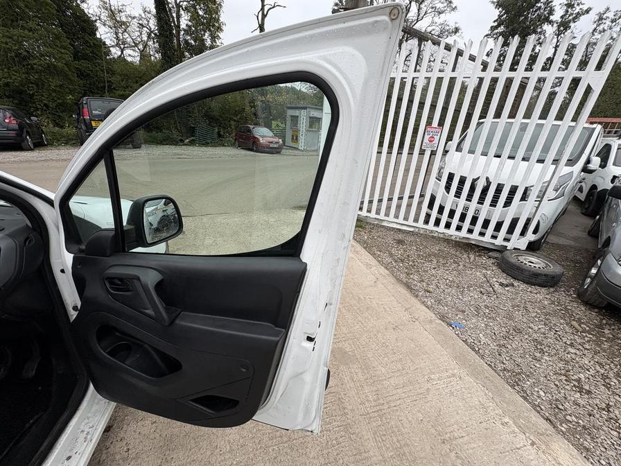 2018 Citroen Berlingo – Model: Berlingo 625 LX Blue HDi S/S – LD68YXE