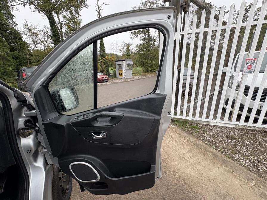 2018 Vauxhall Vivaro – Model: Vivaro 2900 Sportive CDTi – YR68OEP