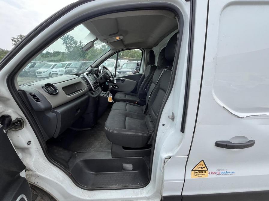 2018 Renault Trafic Trafic SL27 Sport Nav Energy dCi – YH18WOA