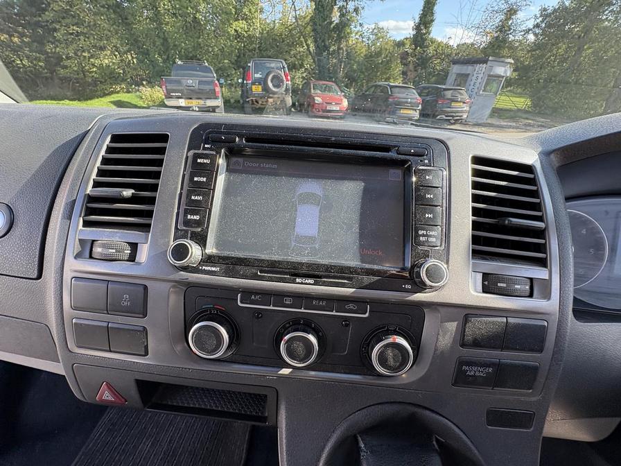 2013 Volkswagen Transporter Transporter T30 SE 102 TDI LWB – RJ63GZD
