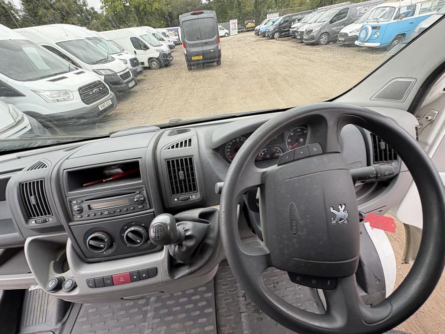 2009 Peugeot Boxer Boxer 330 SWB – KS09VHF